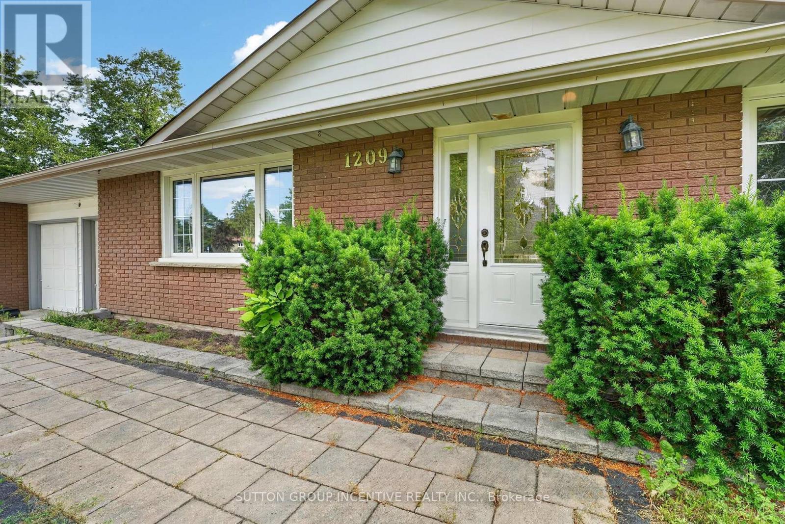 1209 St Vincent Street N Property Photo 15