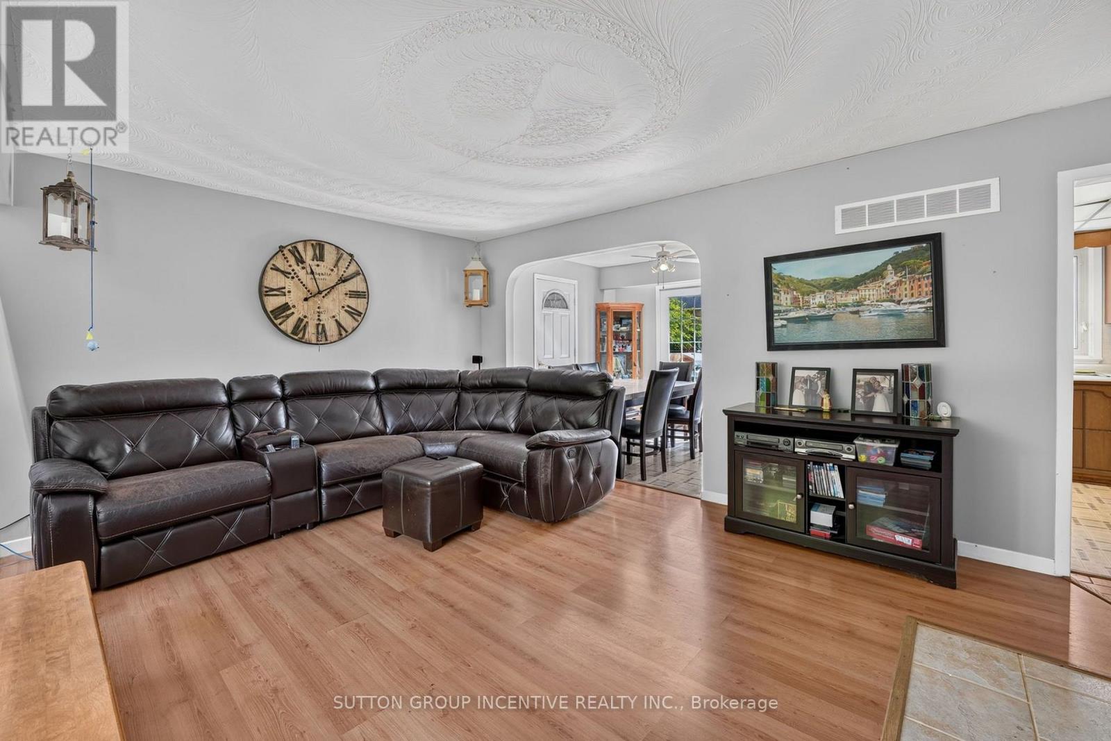 1209 St Vincent Street N Property Photo 17