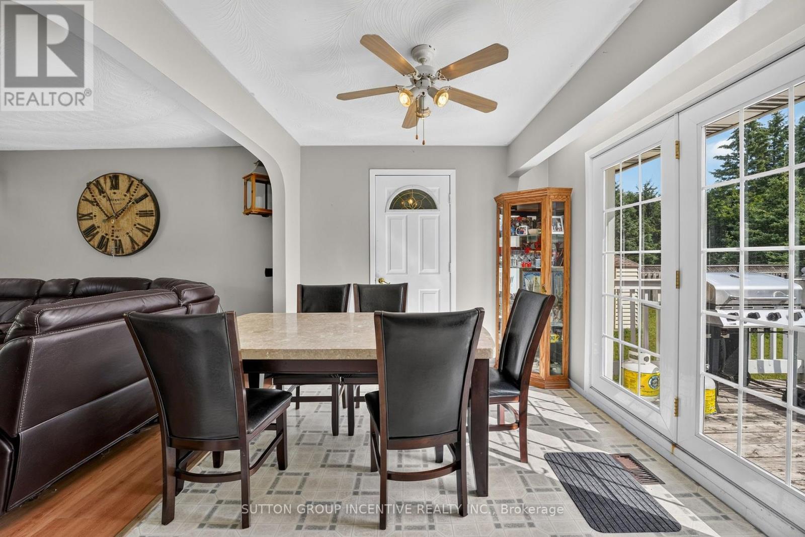 1209 St Vincent Street N Property Photo 23