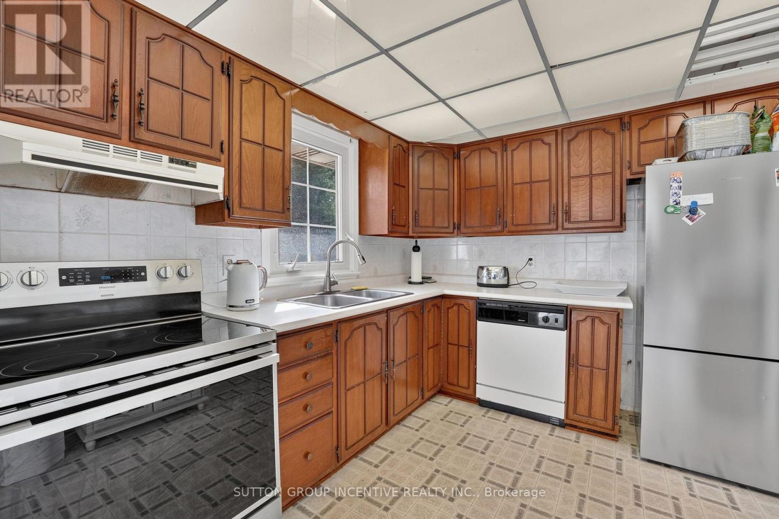 1209 St Vincent Street N Property Photo 24