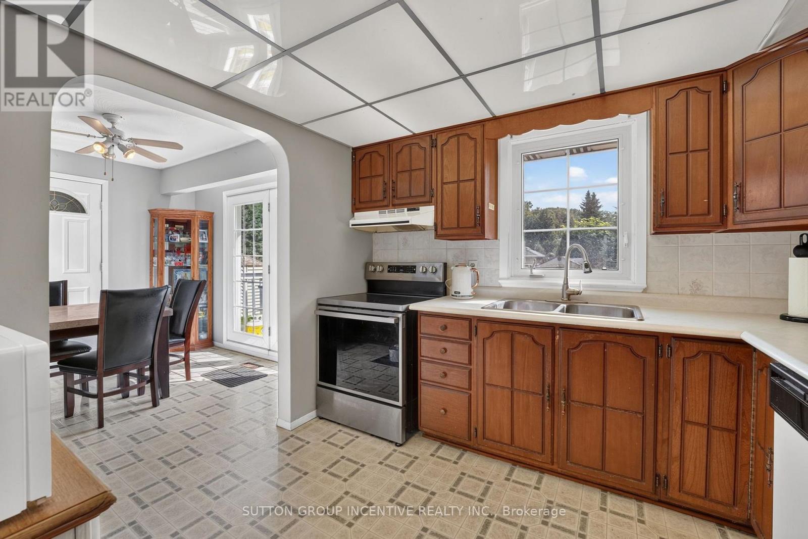 1209 St Vincent Street N Property Photo 25