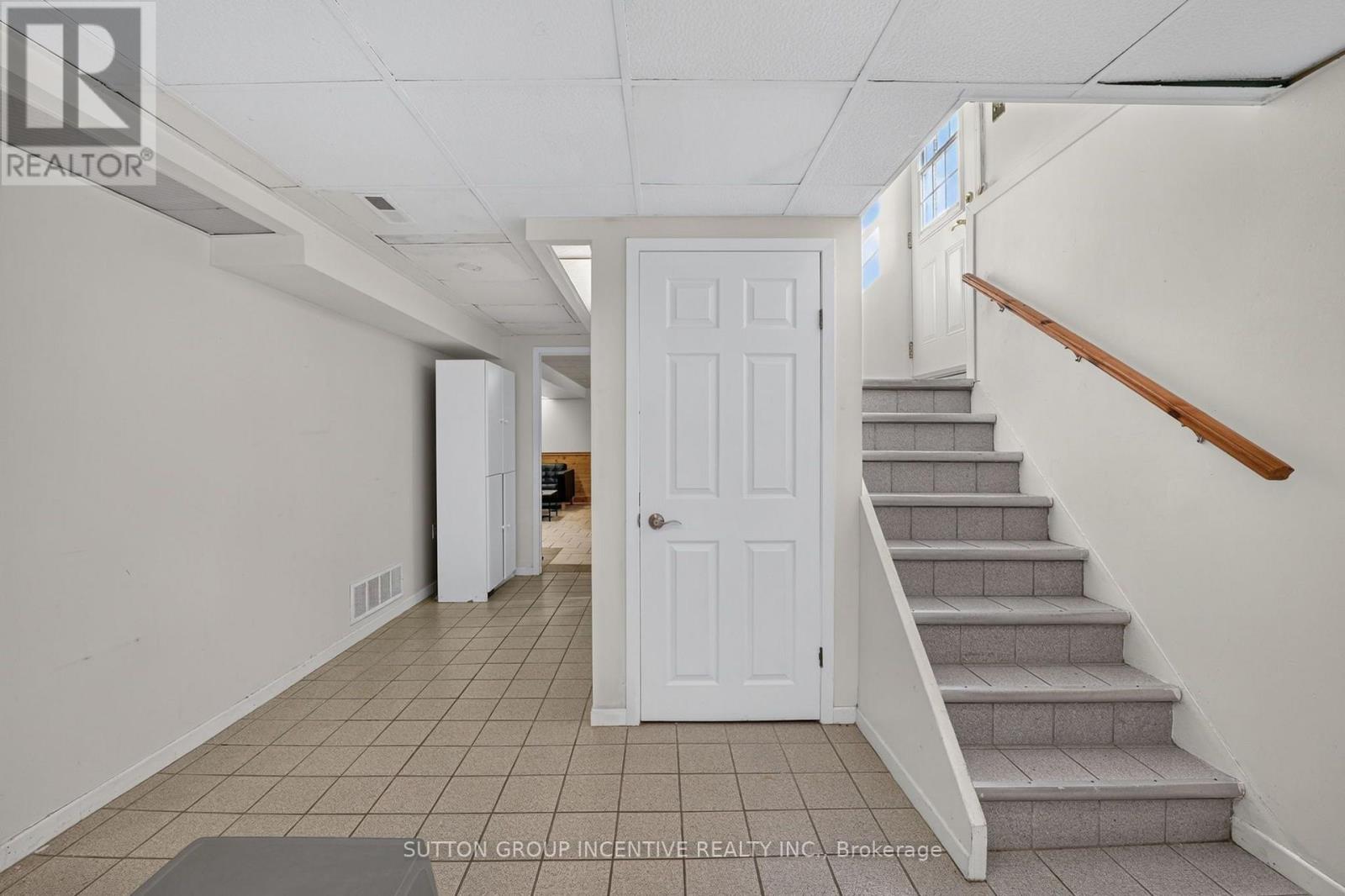 1209 St Vincent Street N Property Photo 27