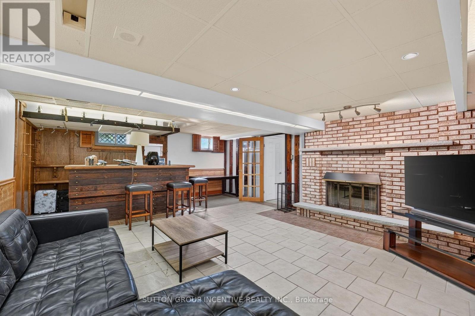 1209 St Vincent Street N Property Photo 29