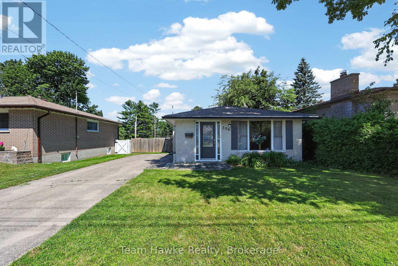 320 Scott Street Property Photo 4