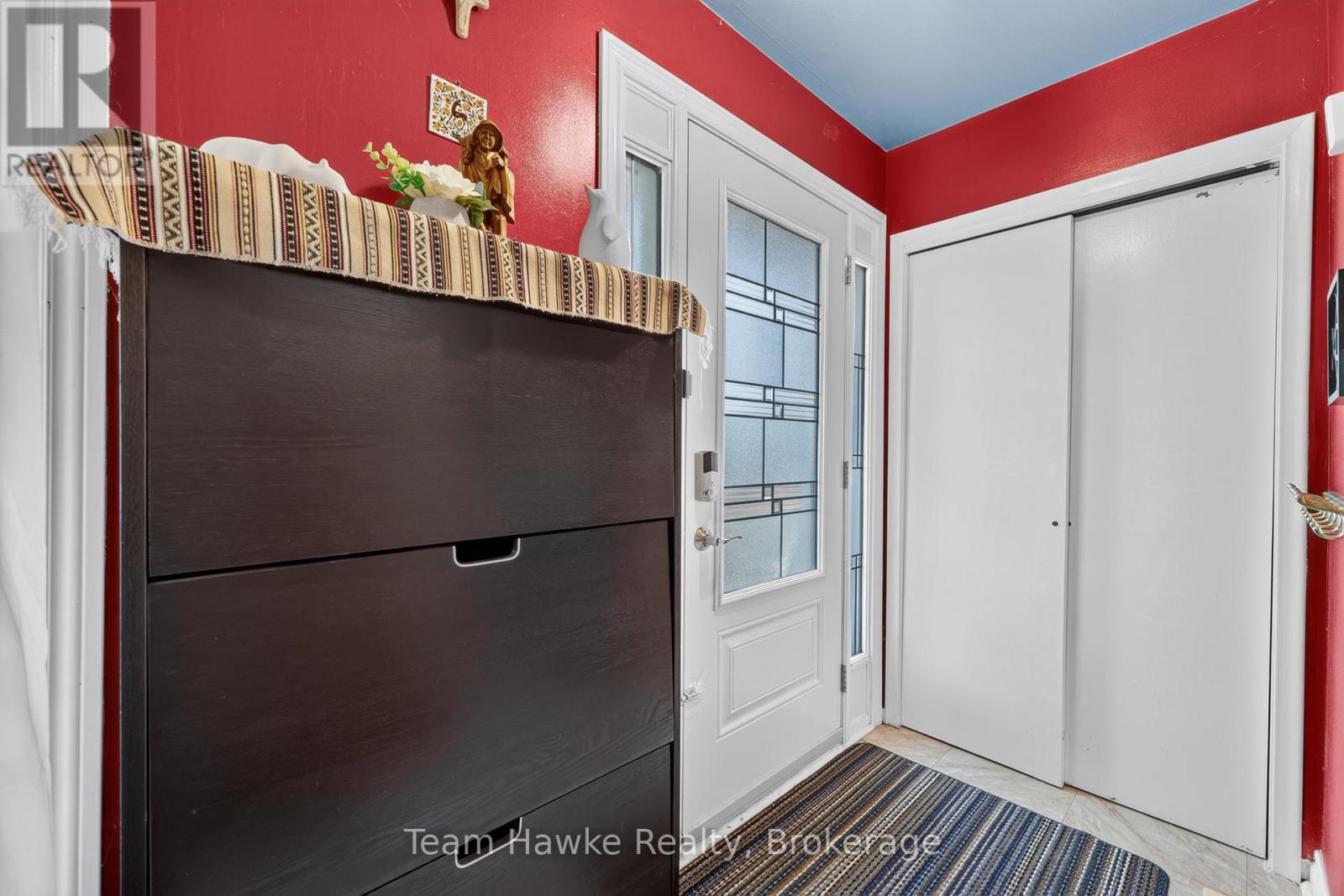 320 Scott Street Property Photo 6