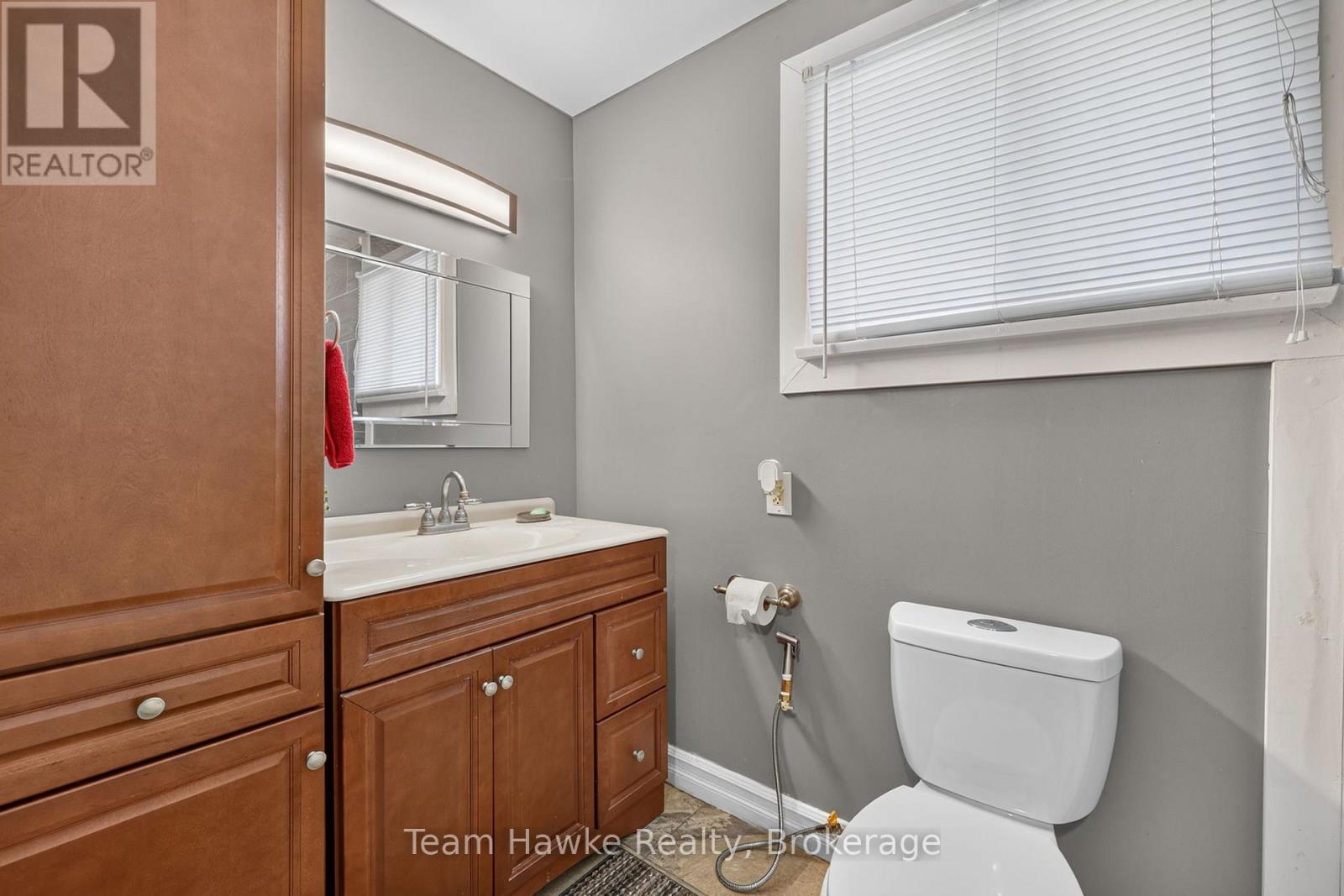320 Scott Street Property Photo 21