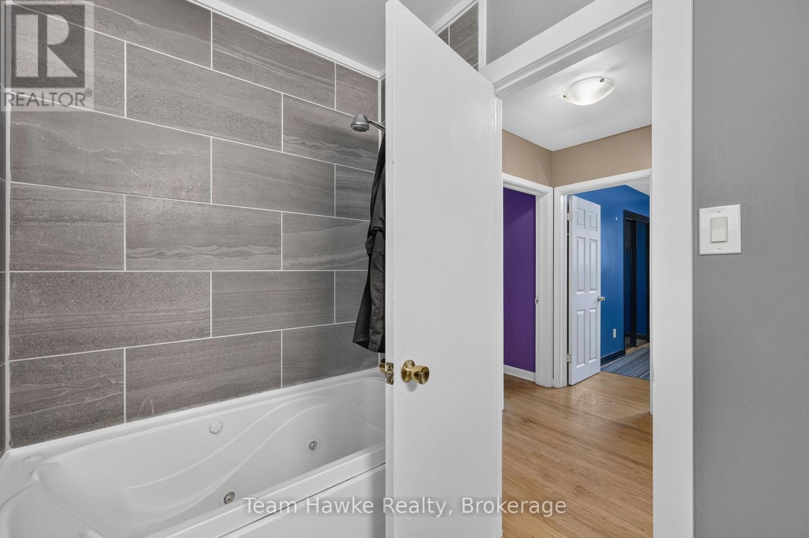 320 Scott Street Property Photo 22