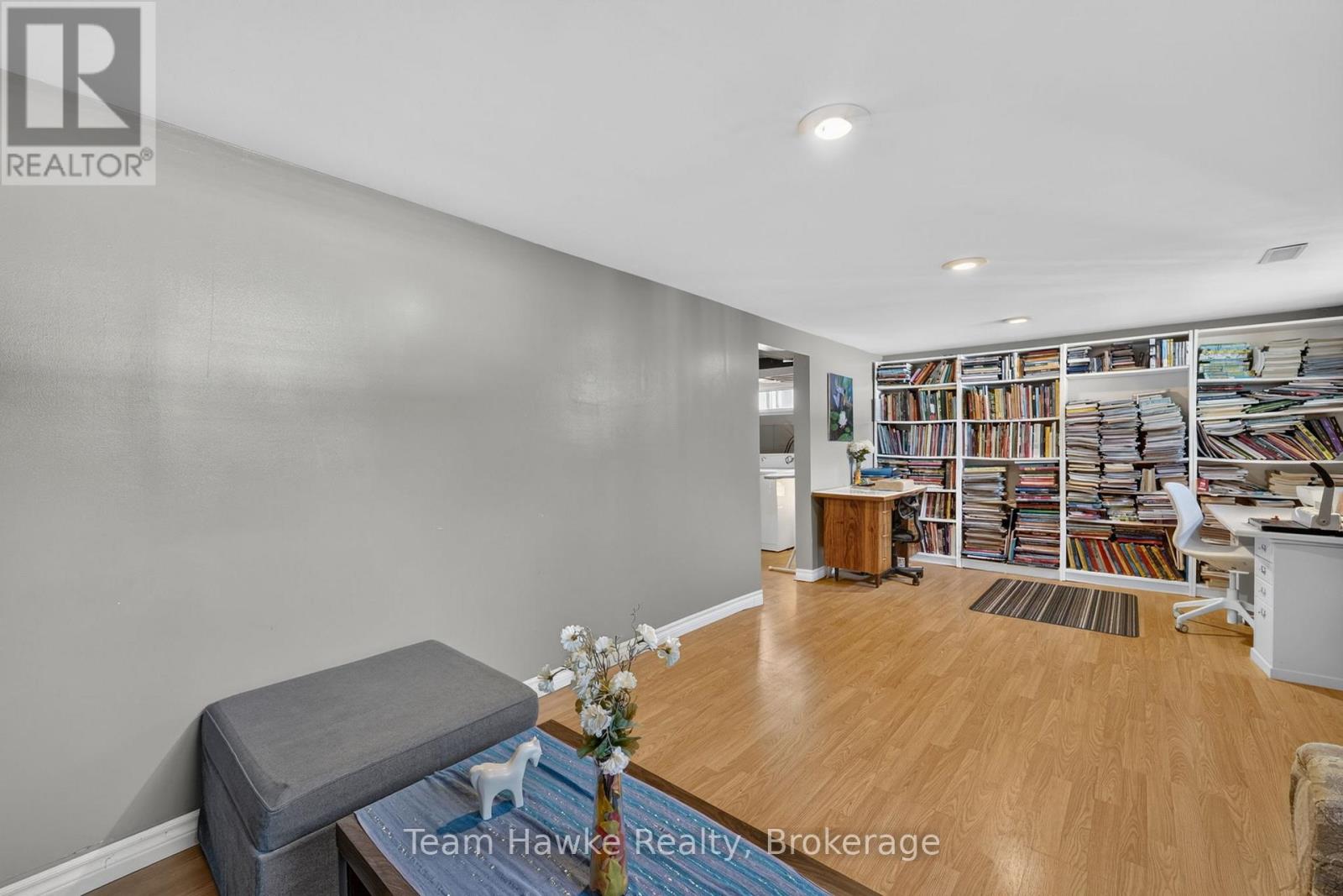 320 Scott Street Property Photo 25