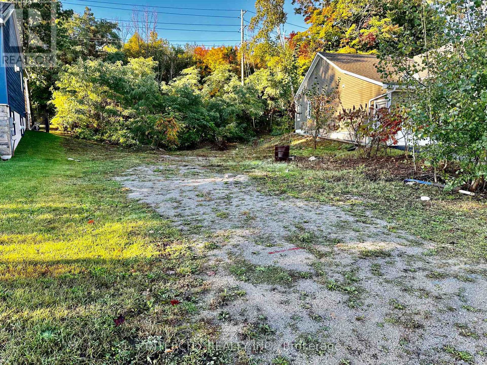 560 Taylor Drive Property Photo 2