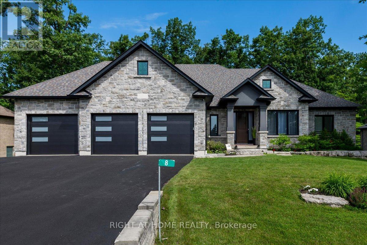 8 Lloyd Cook Drive W Photo de la propriété 1