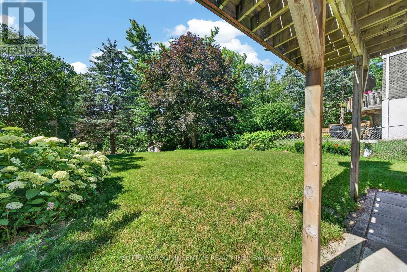 26 Fox Run Property Photo 23
