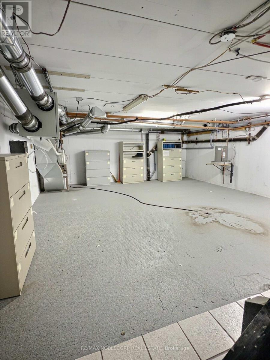 A - 79 Dunlop Street W Property Photo 8