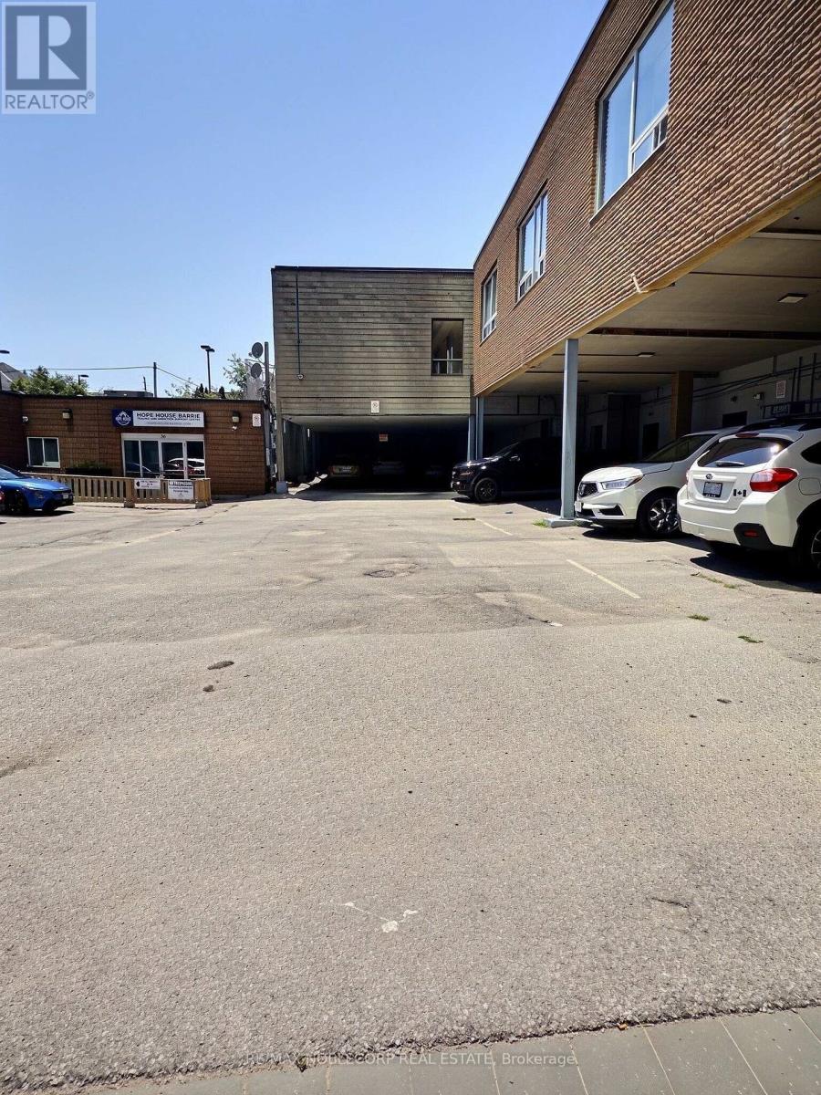 A - 79 Dunlop Street W Property Photo 9