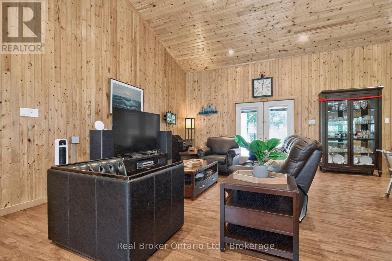 5 Sunburn Road Property Photo 9