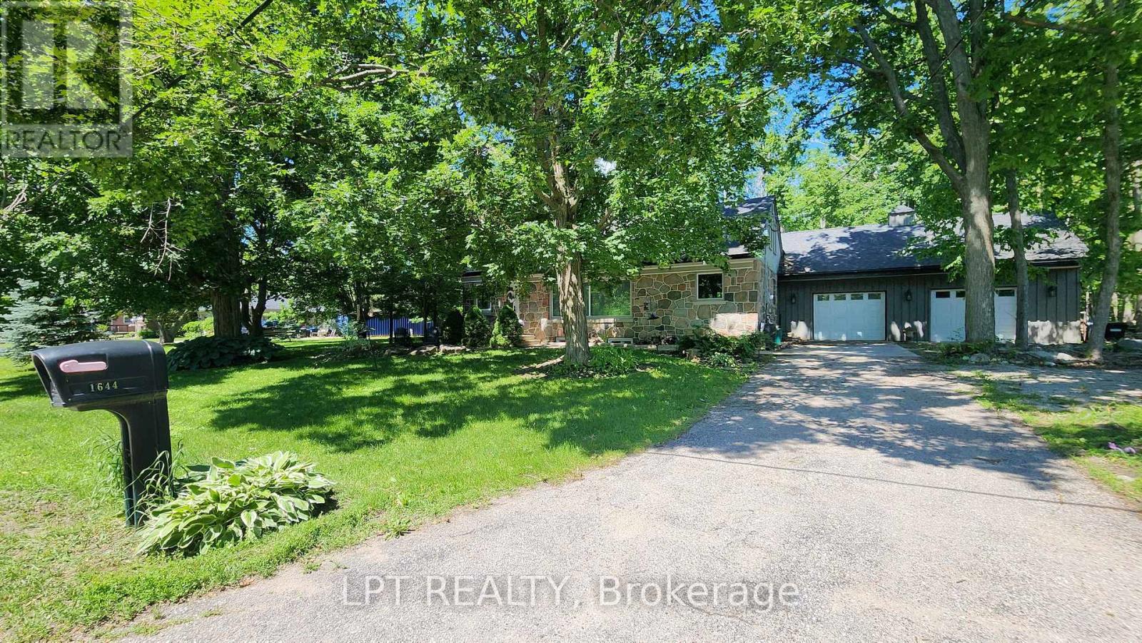 1644 Ridge Road E Property Photo 1