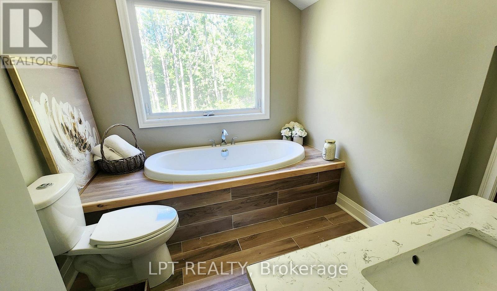 1644 Ridge Road E Property Photo 13