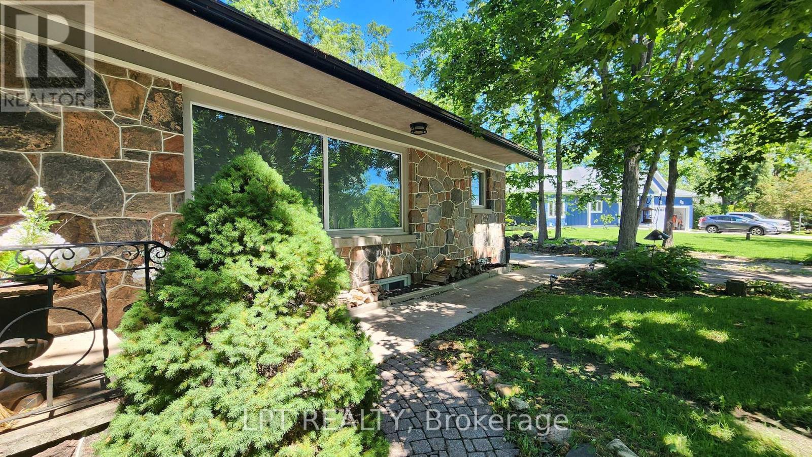 1644 Ridge Road E Property Photo 23