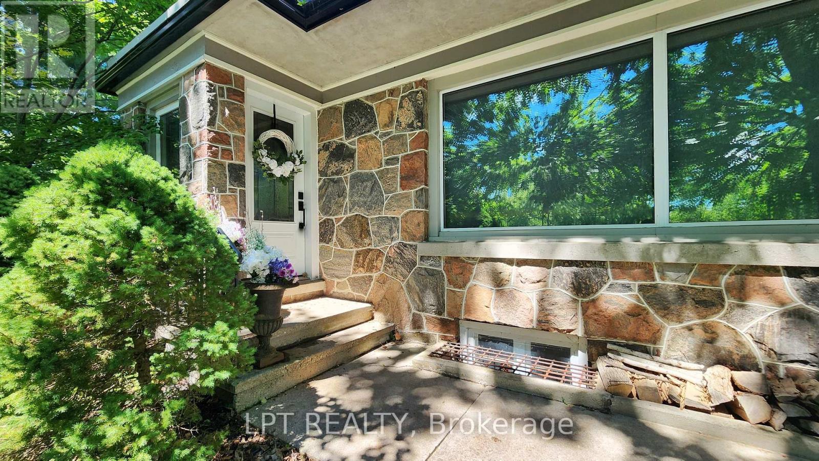 1644 Ridge Road E Property Photo 25