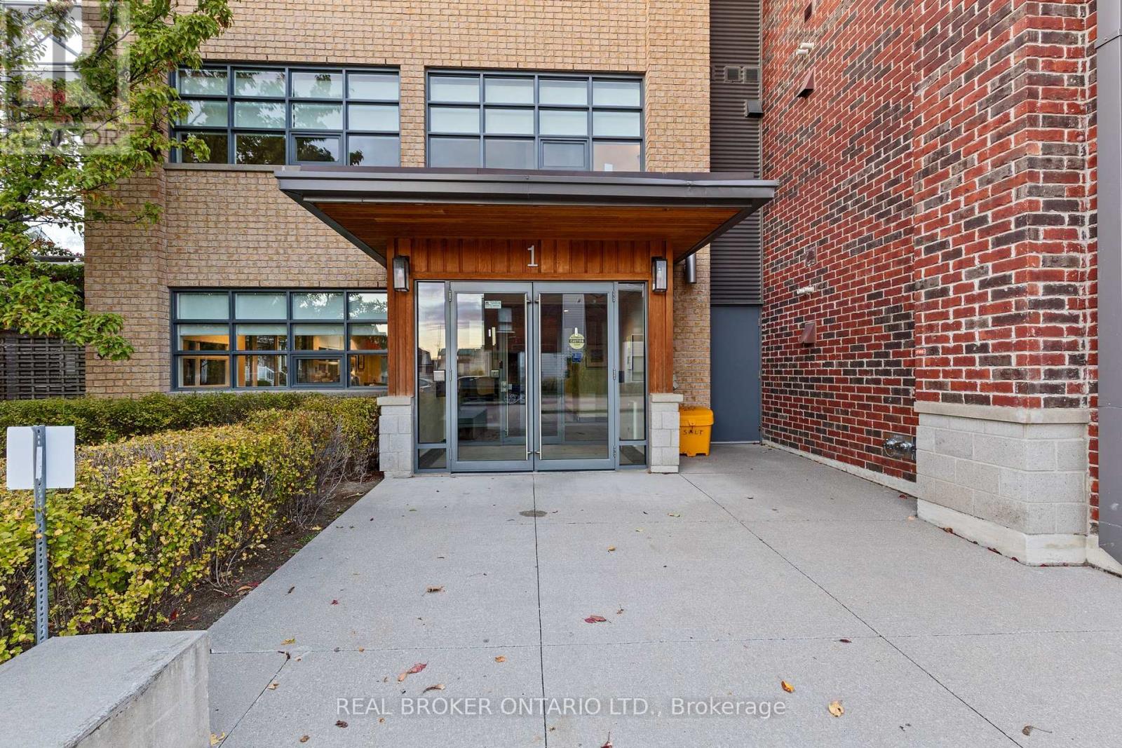 302 - 1 Shipyard Lane Property Photo 2