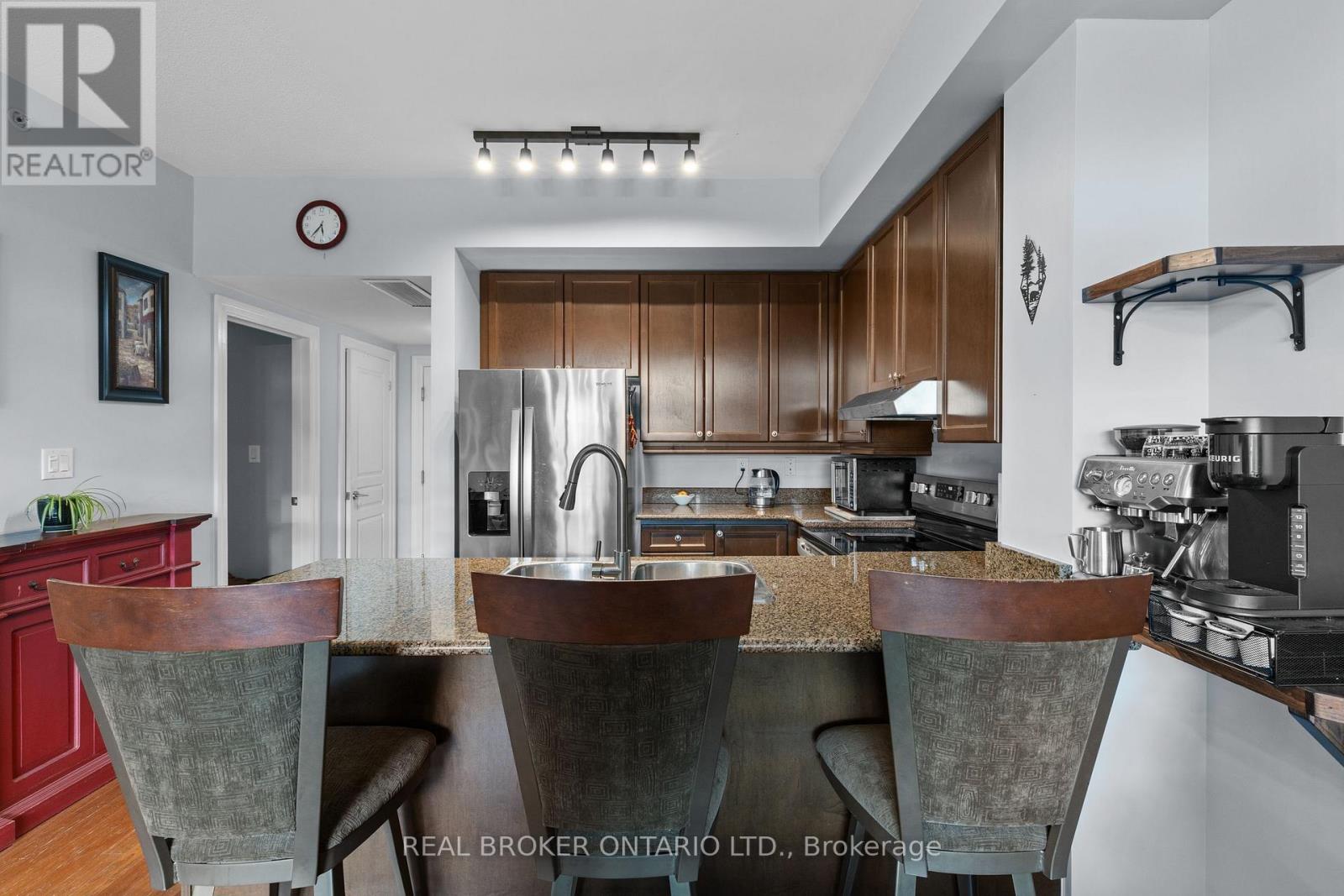 302 - 1 Shipyard Lane Property Photo 5