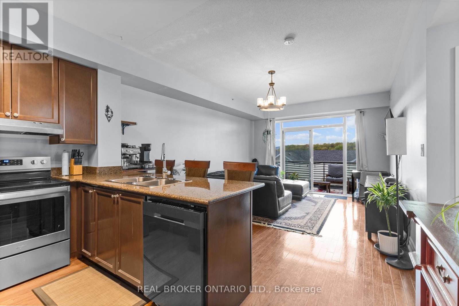 302 - 1 Shipyard Lane Property Photo 6
