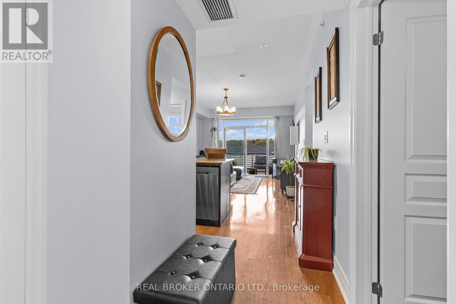 302 - 1 Shipyard Lane Property Photo 7