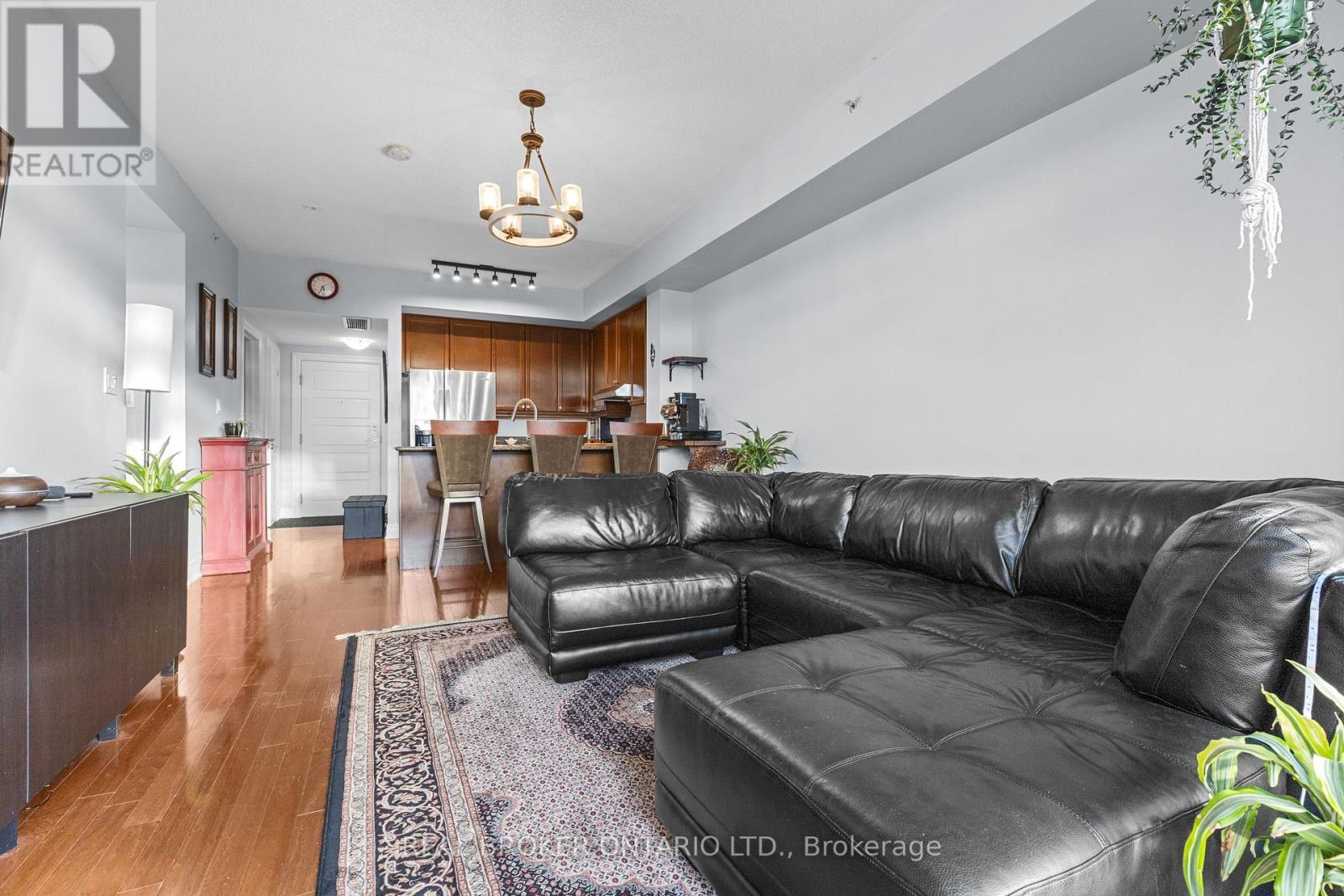 302 - 1 Shipyard Lane Property Photo 8