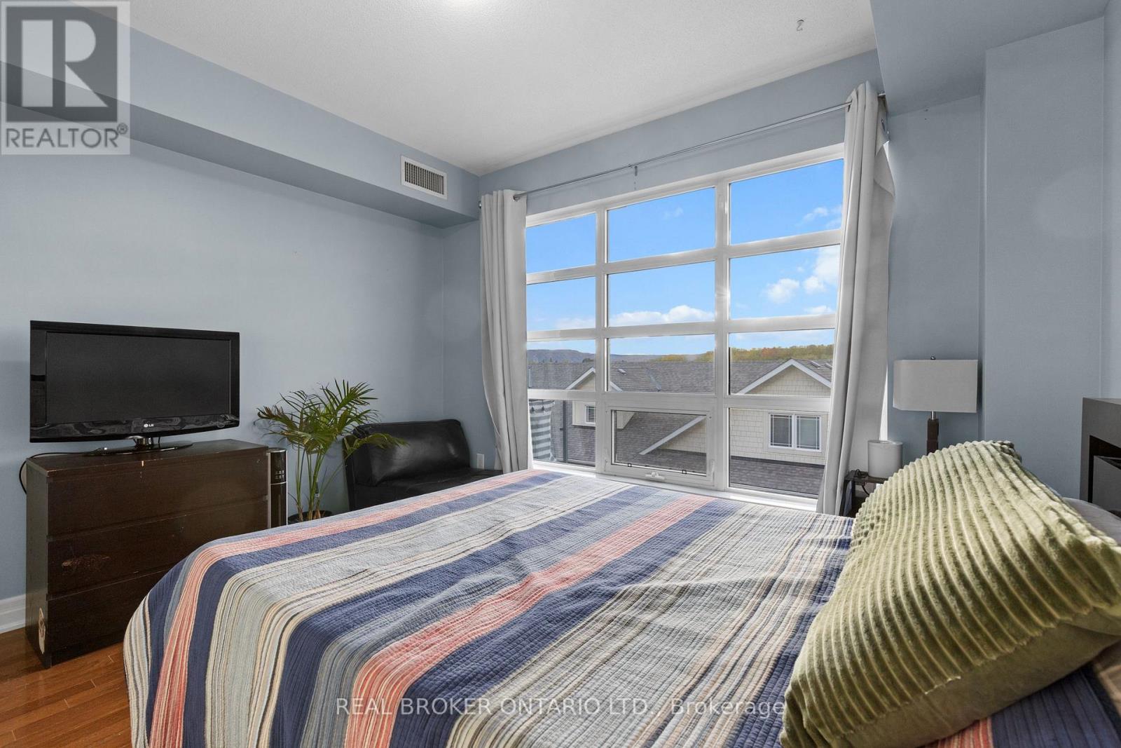 302 - 1 Shipyard Lane Property Photo 14