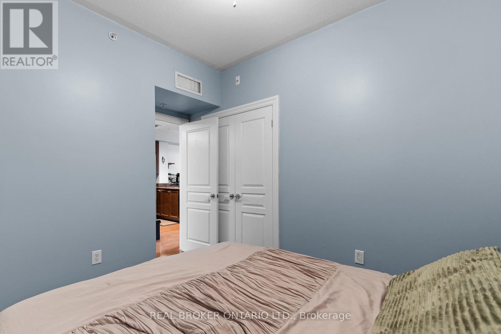 302 - 1 Shipyard Lane Property Photo 17