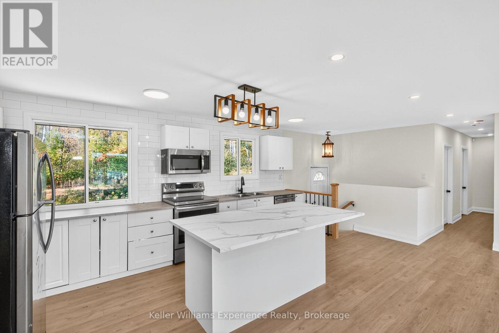 556 Champlain Road Property Photo 6