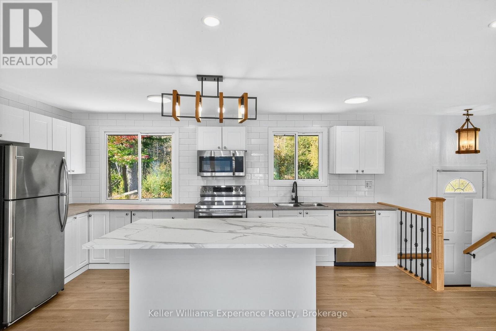 556 Champlain Road Property Photo 7