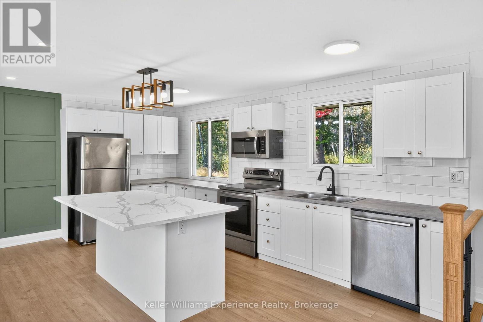 556 Champlain Road Property Photo 8