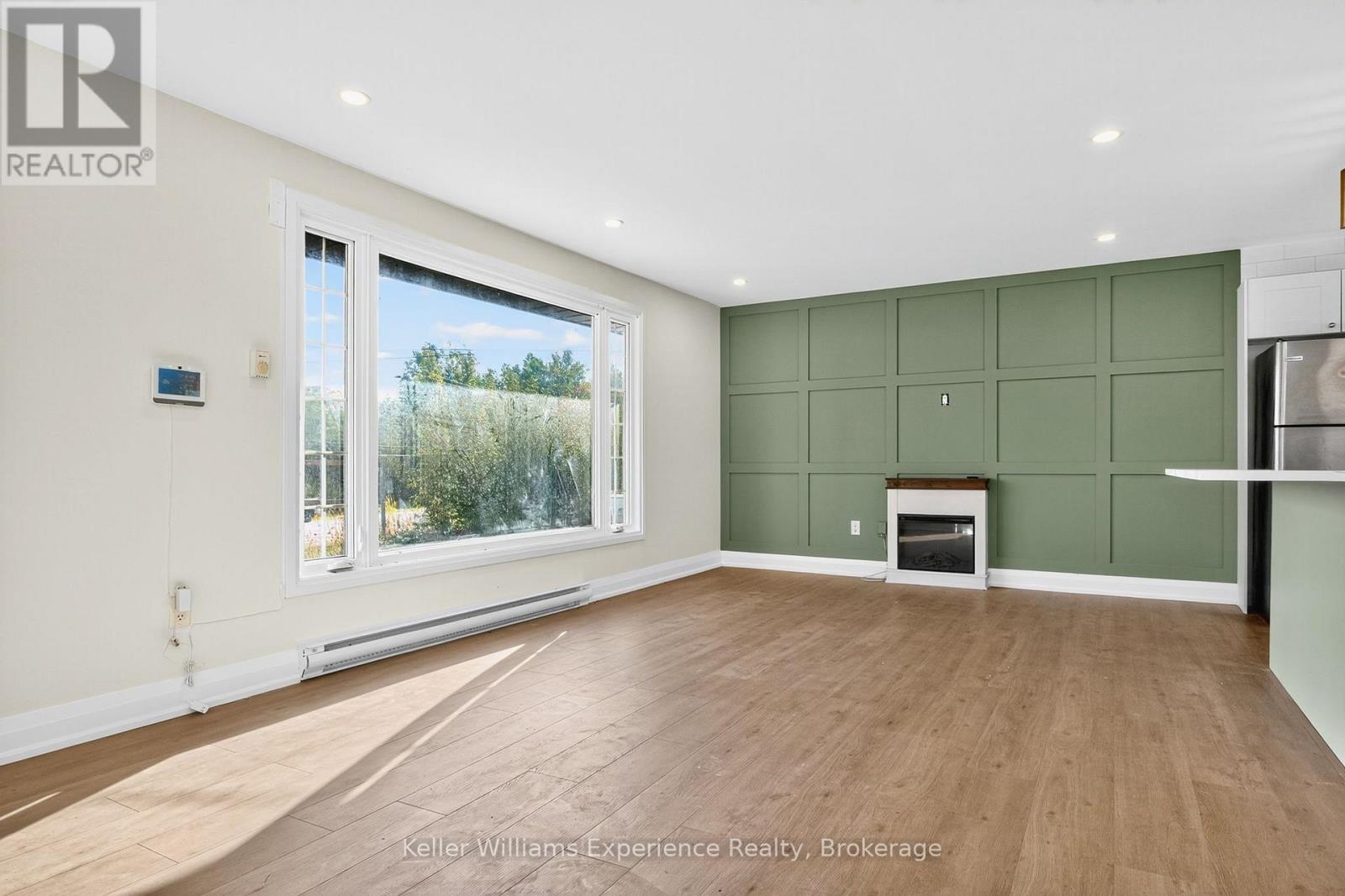 556 Champlain Road Property Photo 11