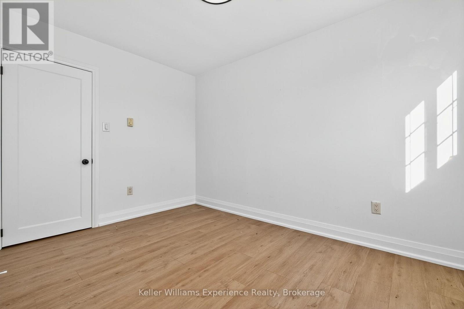 556 Champlain Road Property Photo 15