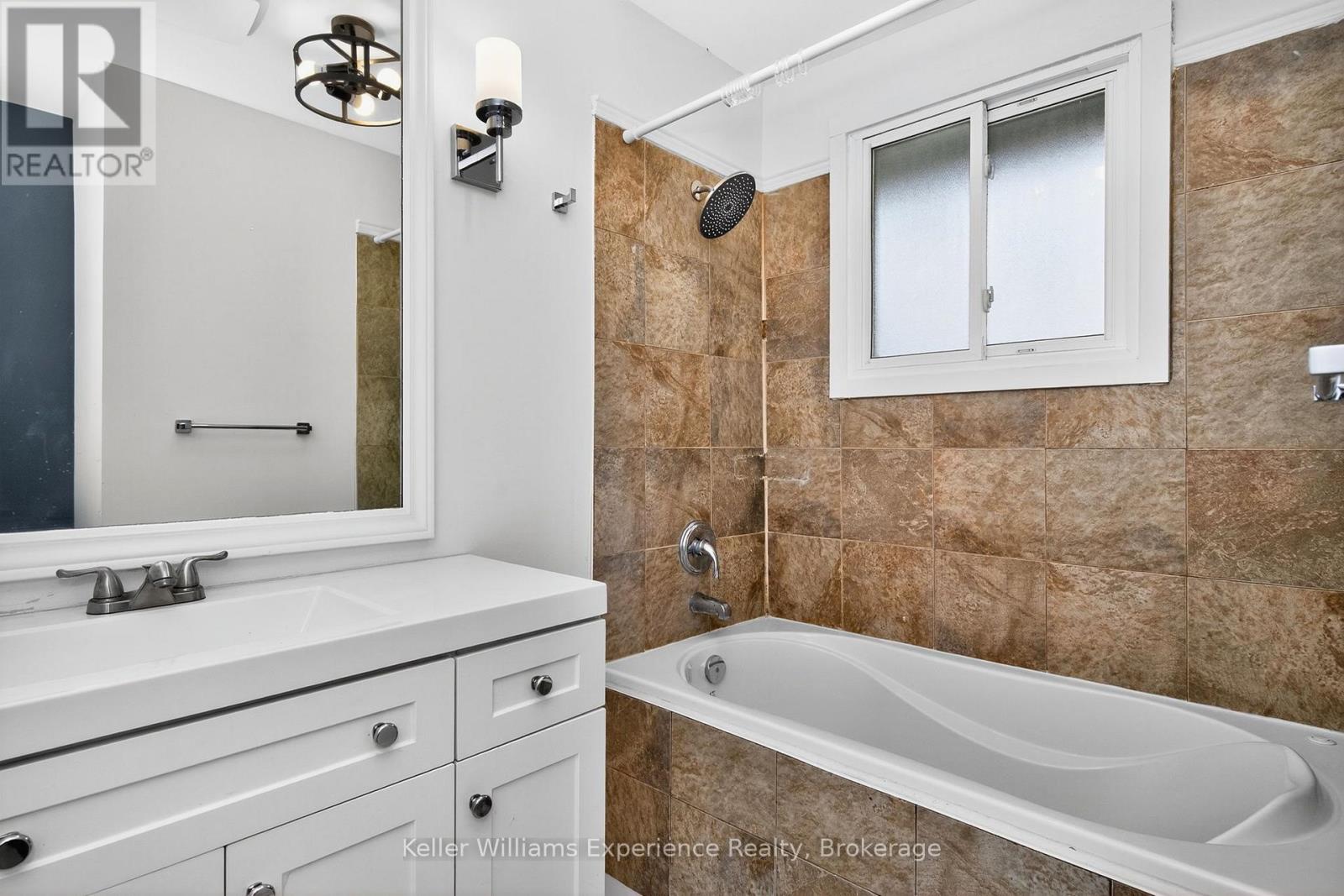 556 Champlain Road Property Photo 20