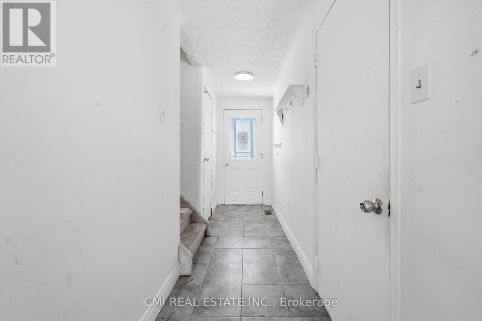 1 Mccuaig Court Property Photo 7