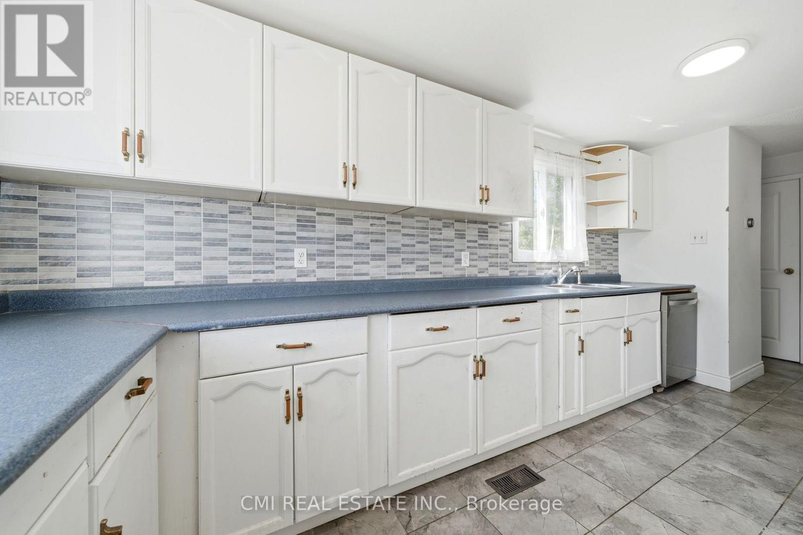 1 Mccuaig Court Property Photo 14