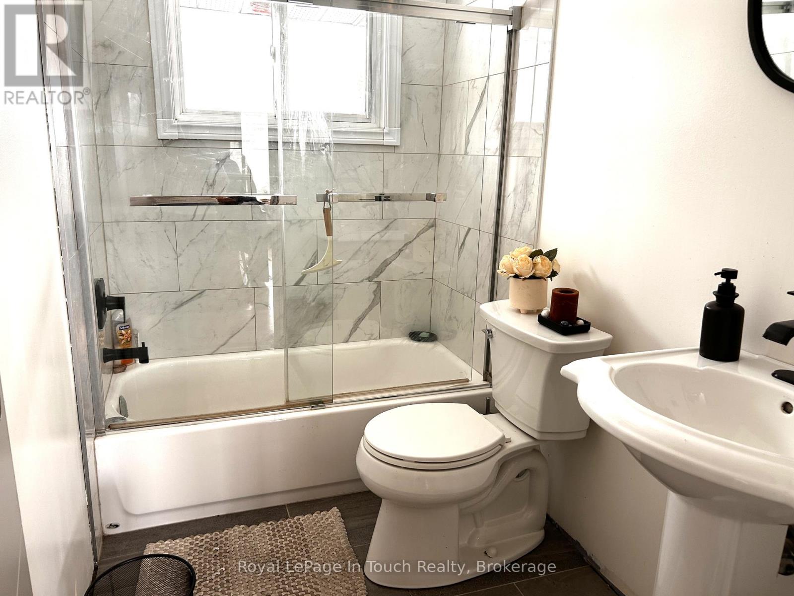 26 Dundee Drive Property Photo 3
