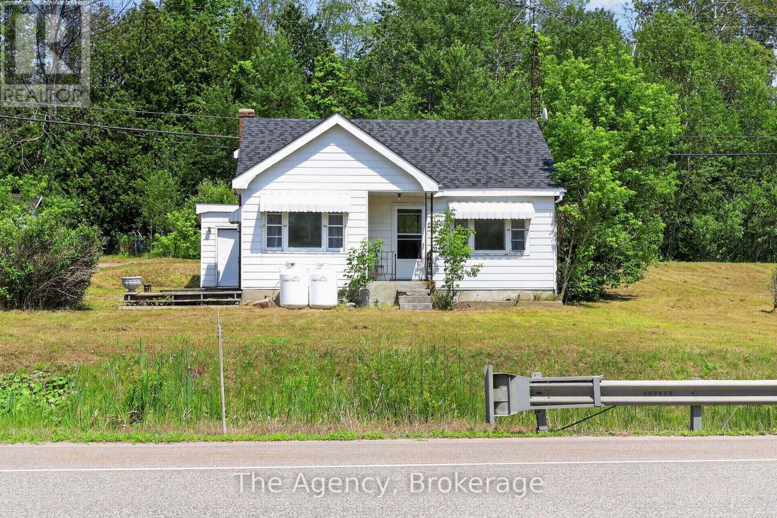 11401 Highway 12 Property Photo 2