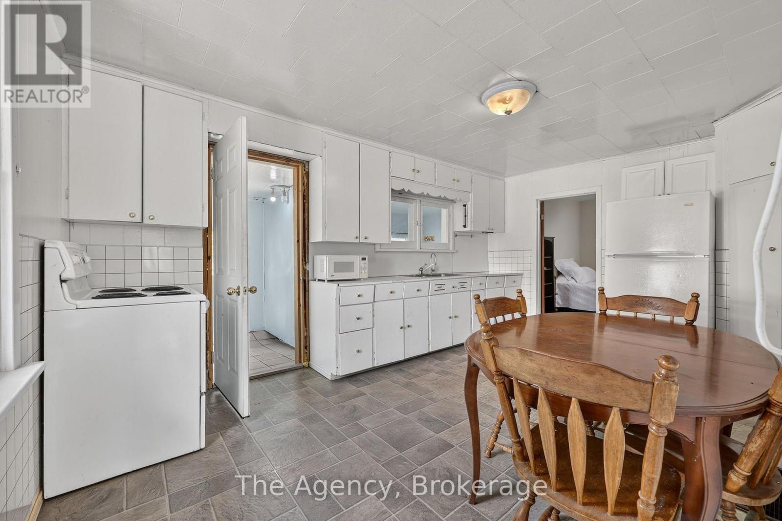 11401 Highway 12 Property Photo 5