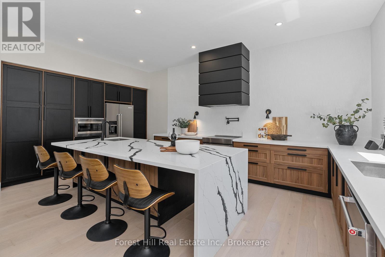 846 Sixth Street Property Photo 6
