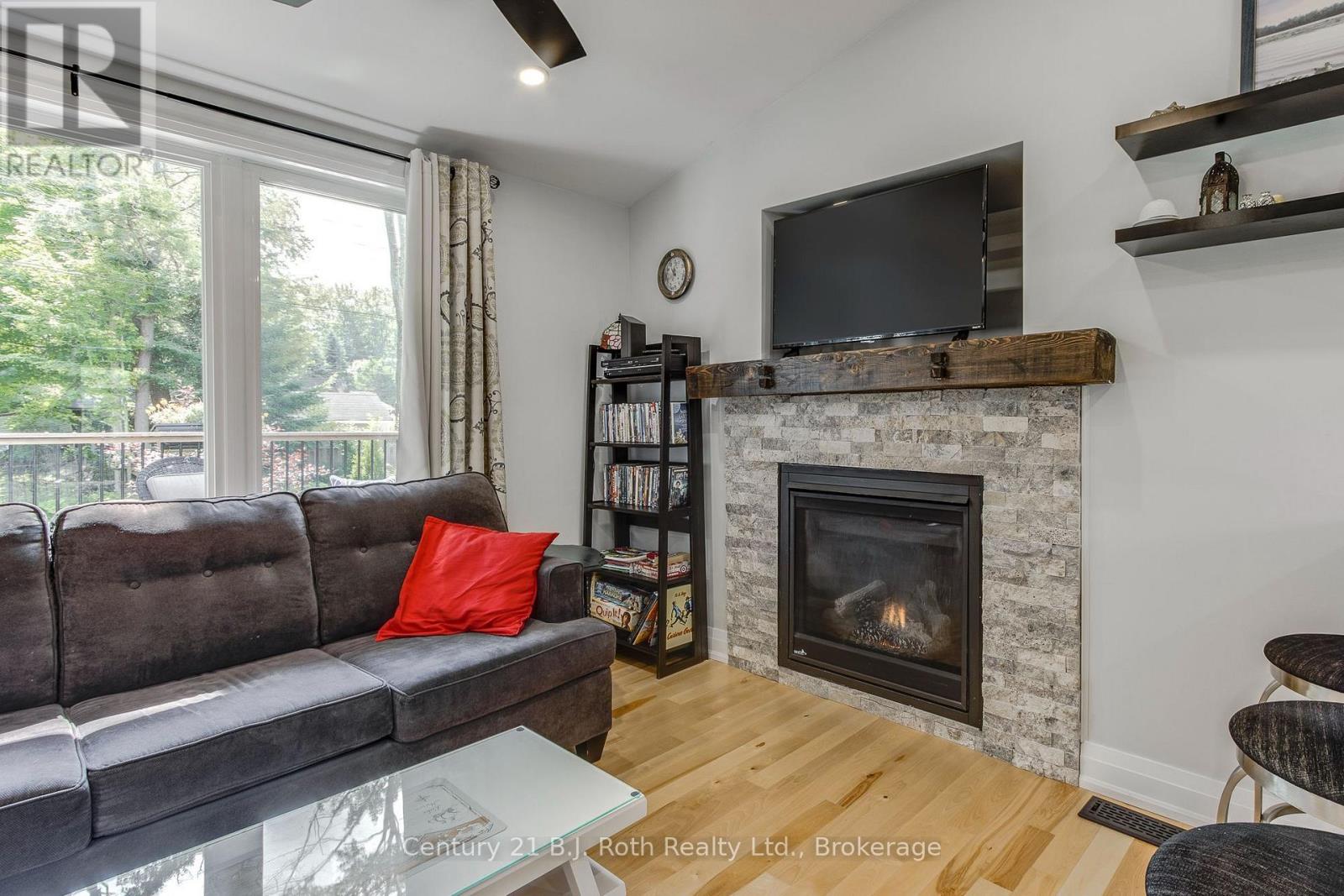 8 Arbor Road Property Photo 3