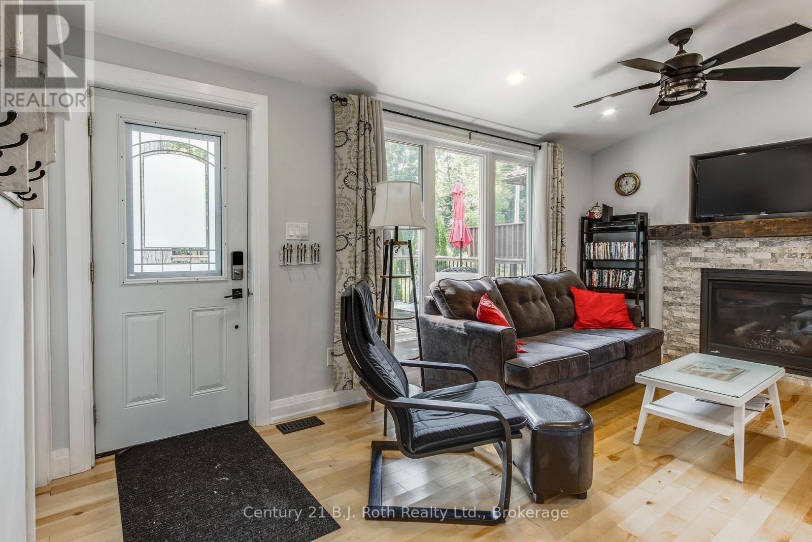8 Arbor Road Property Photo 4