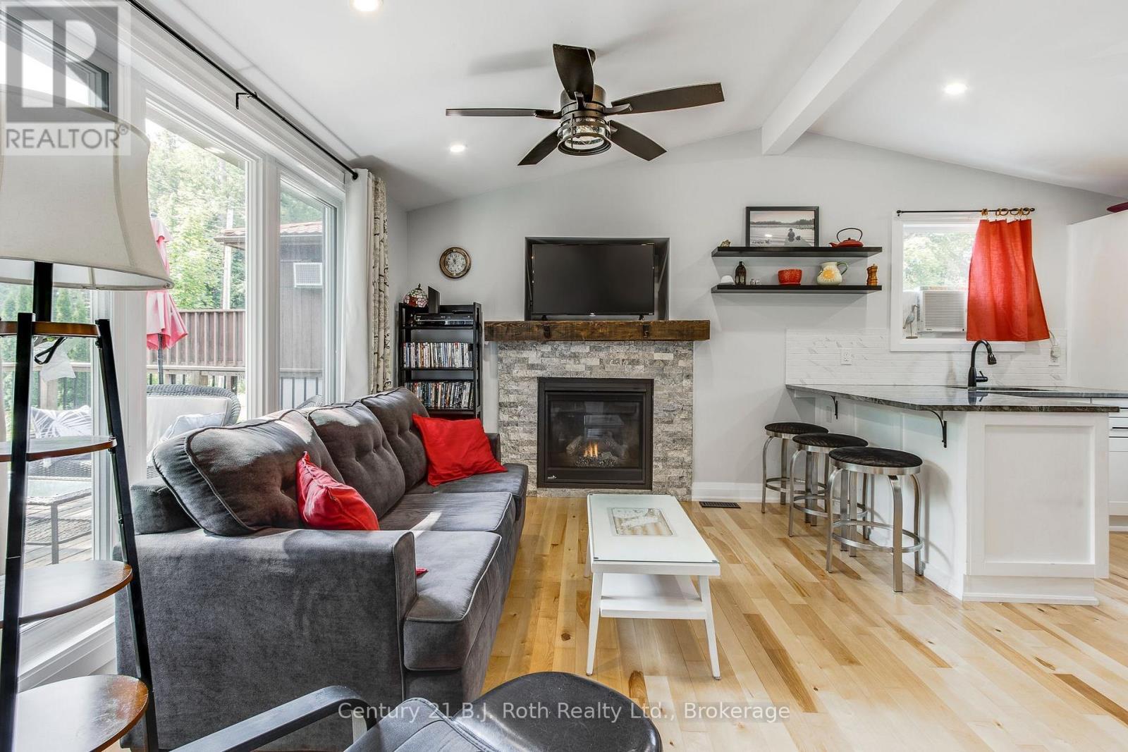 8 Arbor Road Property Photo 6