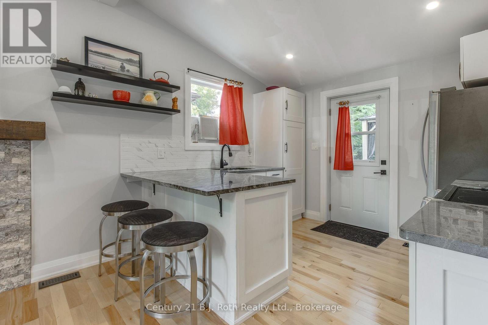 8 Arbor Road Property Photo 8