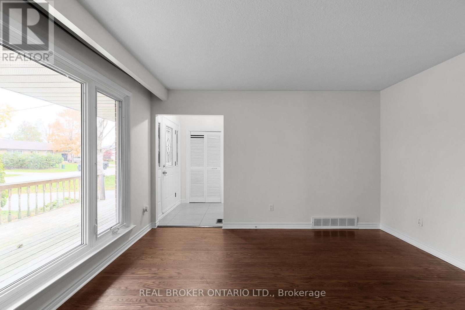 65 Ottaway Avenue Property Photo 6