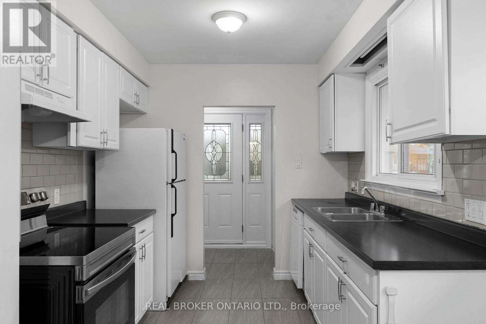 65 Ottaway Avenue Property Photo 9