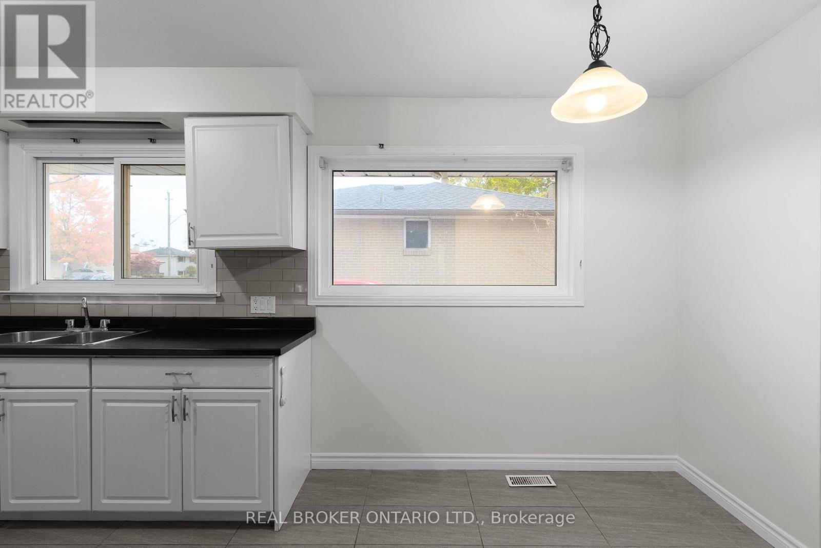 65 Ottaway Avenue Property Photo 11