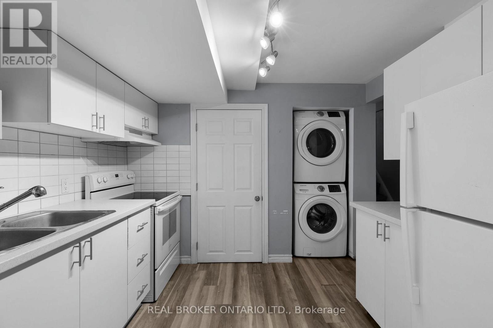 65 Ottaway Avenue Property Photo 25