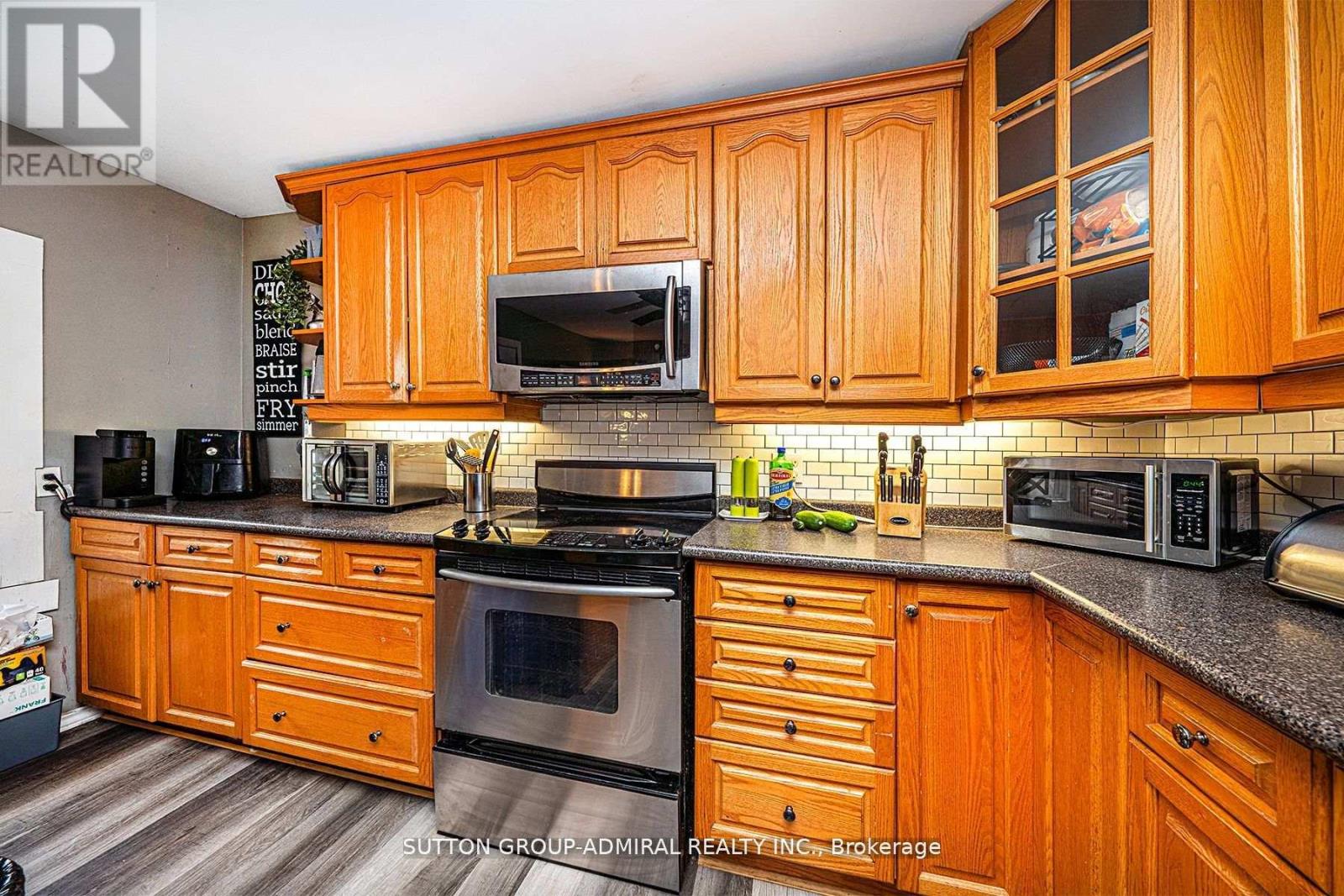 1662 Penley Road Property Photo 13